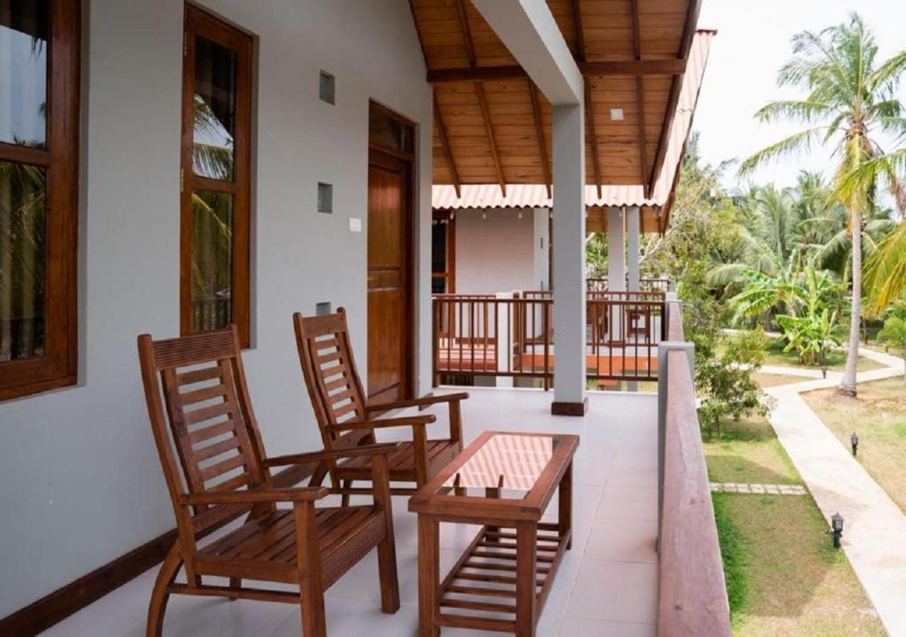 The Coconut Gardens & Restaurant 3*